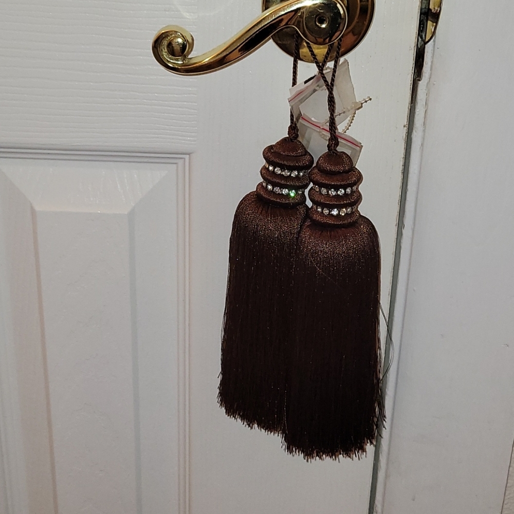 Tassels in Chocolate Brown